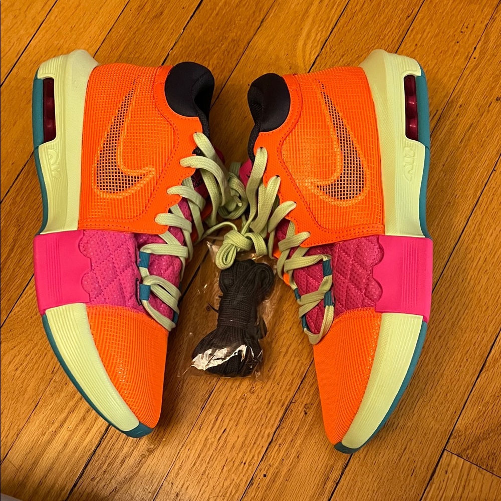 Nike' Orange and Pink Sneakers - Picture 7 of 14